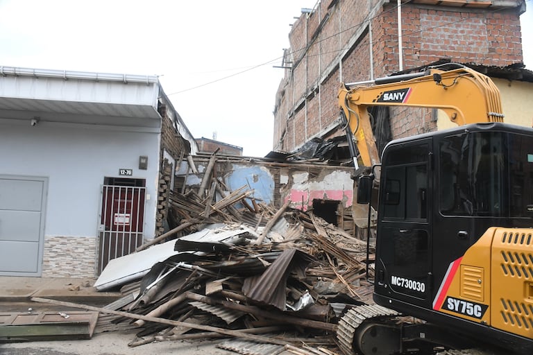 Cali: Intervenciones en el proyecto Ciudad Paraíso. Fotos: José L Guzmán