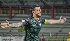 Nicolás Benedetti celebra tras marcar el segundo gol del Deportivo Cali contra Llaneros, en Villavicencio.