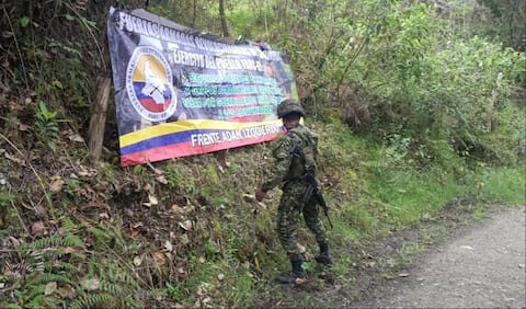 Ejército desmontó las vallas instaldas por grupos armados en el Valle del Cauca.