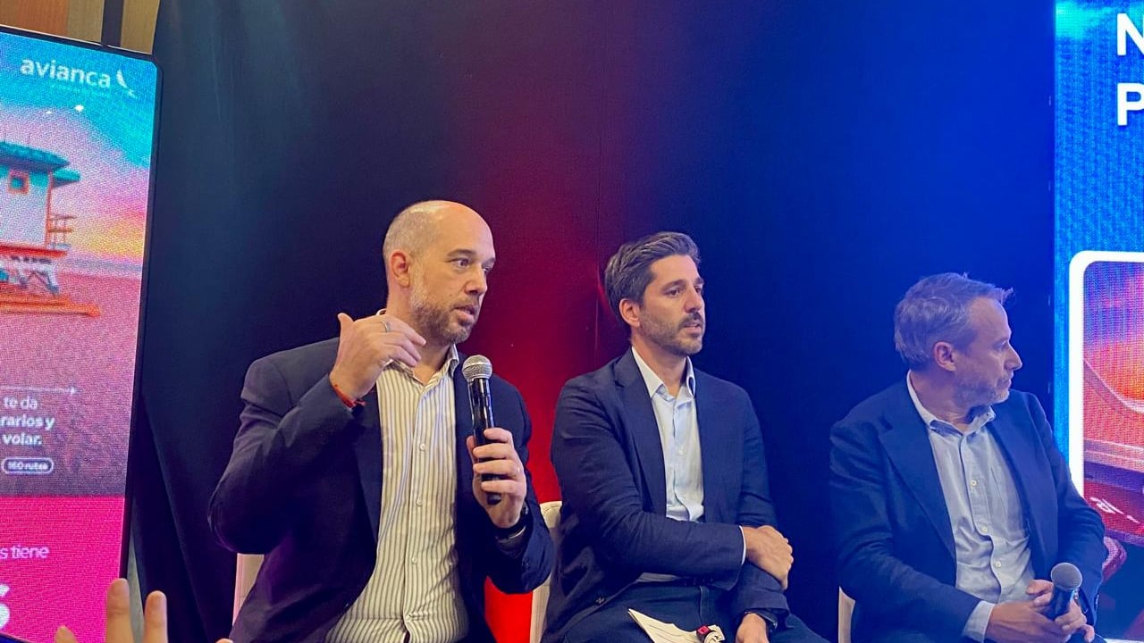 Frederico Pedreira, CEO de Avianca; Gabriel Oliva, Presidente y COO del Grupo Avianca y Adrián Neuhauser, CEO de Abra