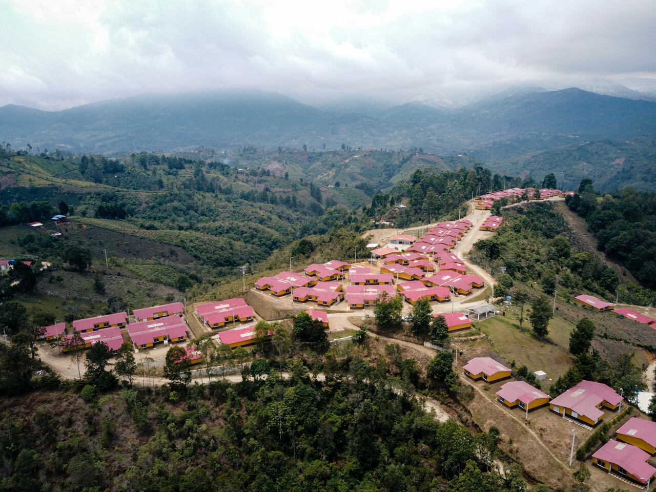 La primera entrega de viviendas a firmantes de paz se dio en el Espacio Territorial de Capacitación y Reincorporación Los Monos, en Caldono, Cauca.