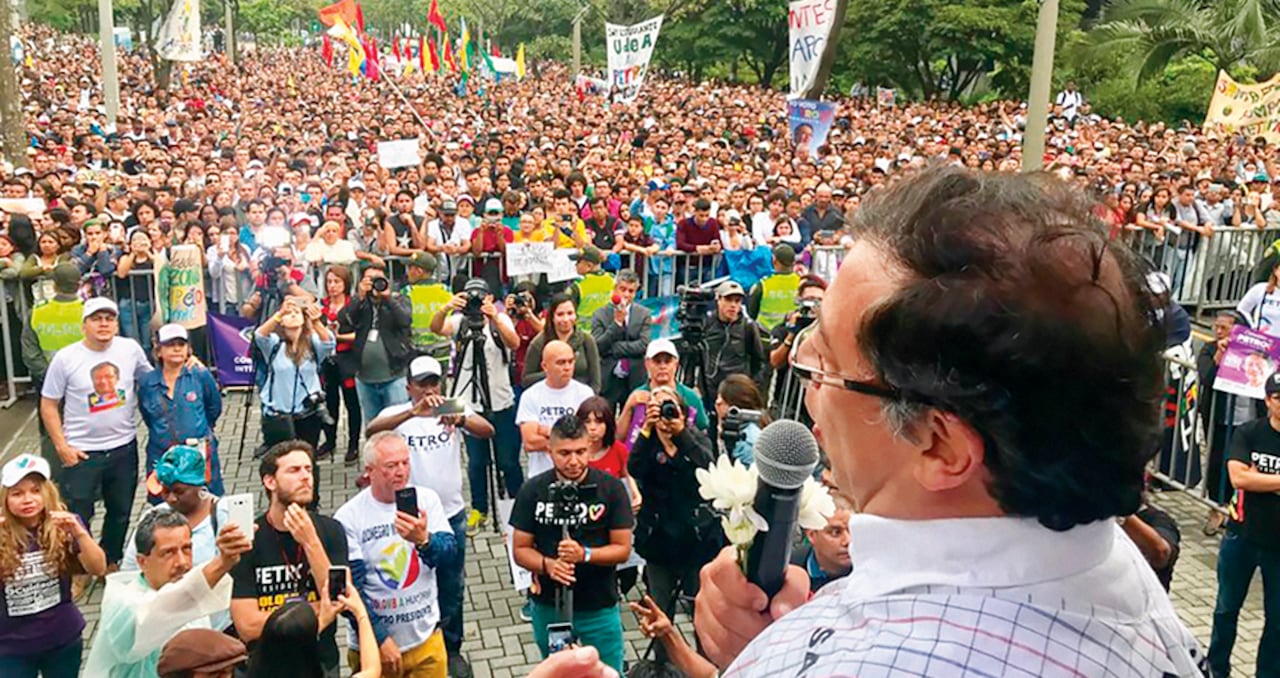El Consejo Nacional Electoral no investiga al presidente Gustavo Petro porque así lo consideró la Corte Constitucional. Sin embargo, puede hacerlo con los directivos de la campaña.