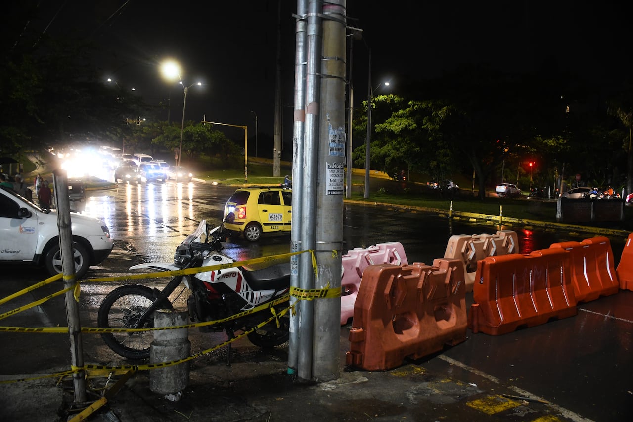 Fotodenuncia: Cierre vial desde las 7:0 pm en la calle 48 con cr 82A, barrio El Caney