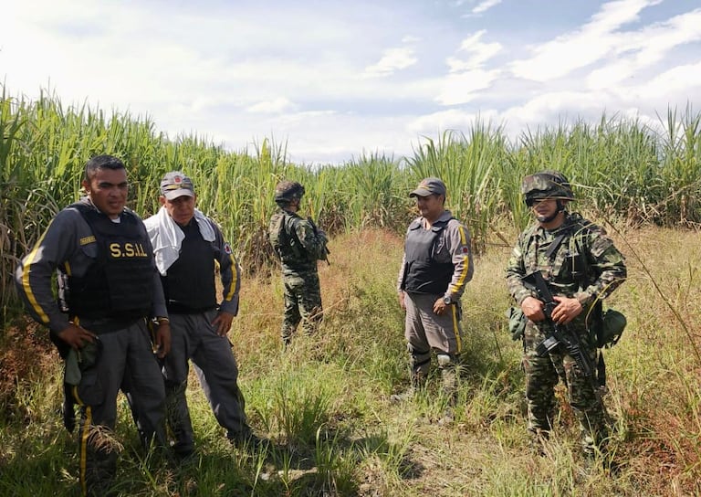 Ataque armado en la vereda La Paila, en Corinto, Cauca, dejó como saldo la muerte del escolta Juan Carlos Ceballos, mientras protegía a los ocupantes de un vehículo incinerado por hombres armados.