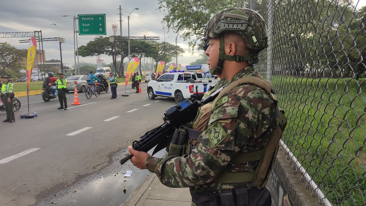 Operación éxodo semana santa 2026 puesto de control tránsito y transportes policía Cali