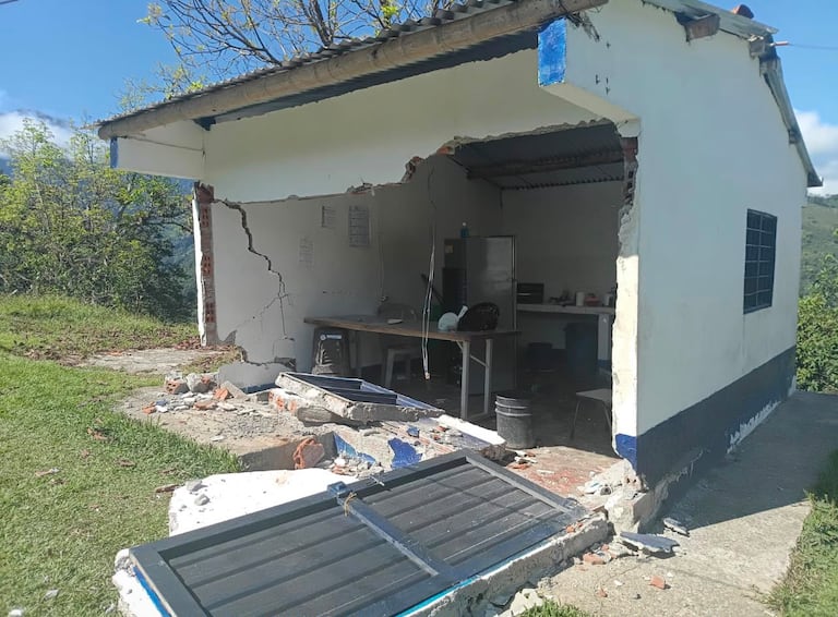 Escuela La Libertad, en San José del Palmar, epicentro del terremoto del 10 de agosto en Colombia.