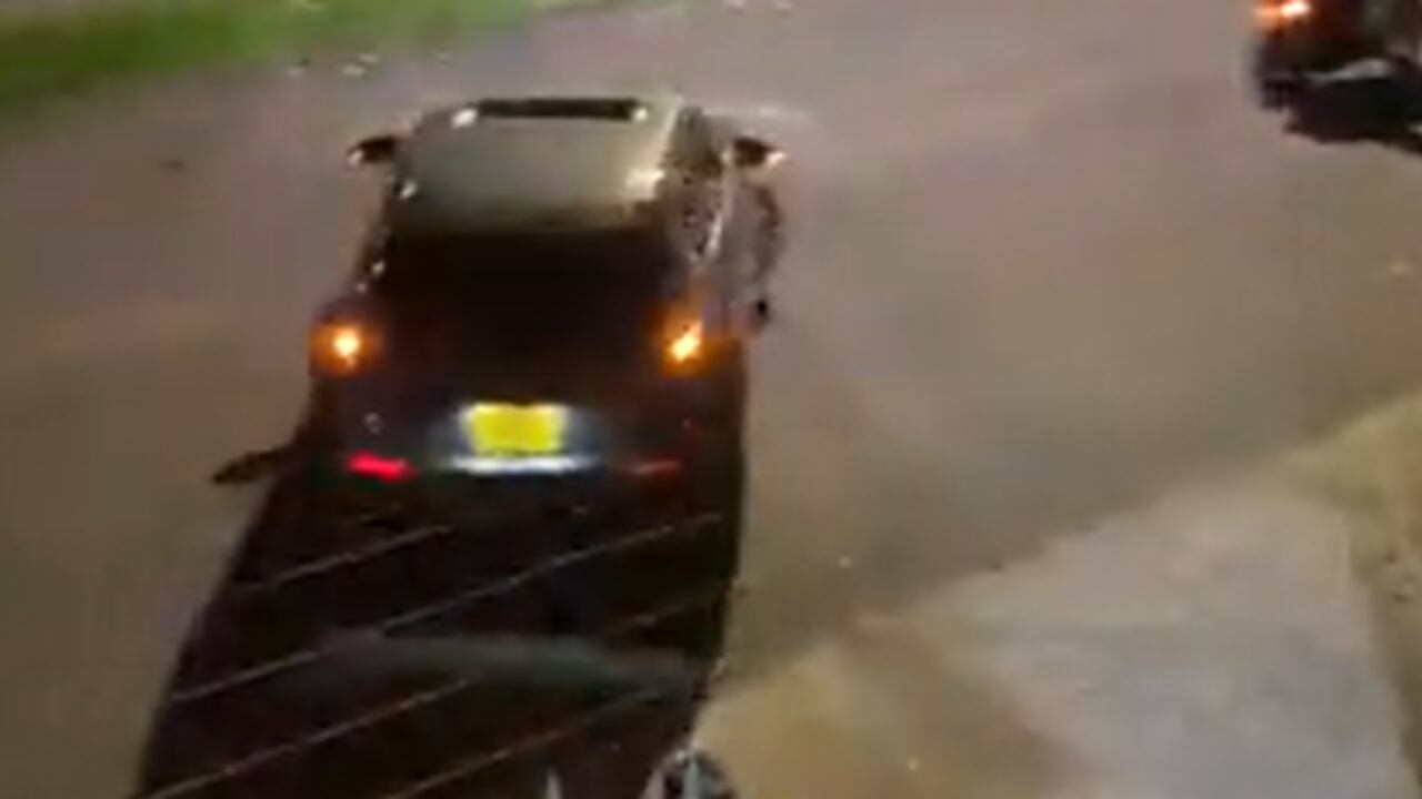 Los ladrones se llevaron un carro en Bogotá.