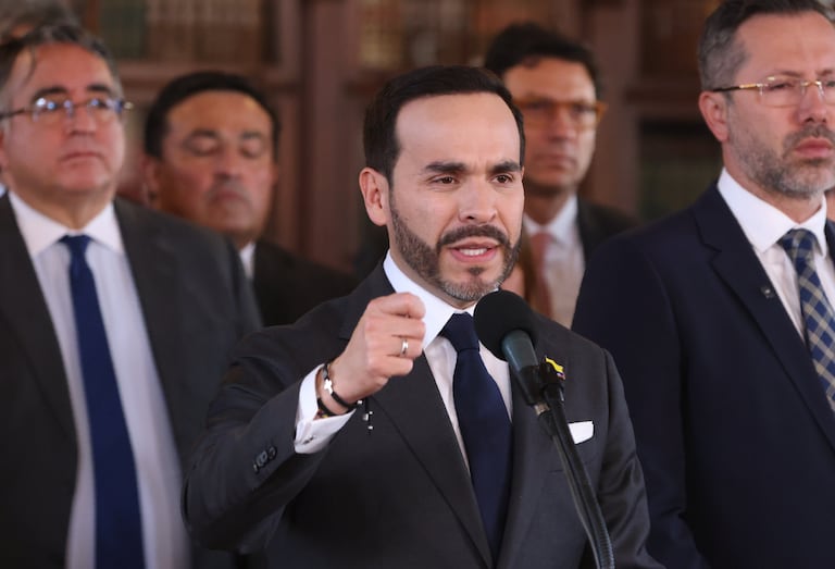 Presidente Abelardo de la Espriella se reunió con el sector asegurador, principalmente con representantes de Fasecolda, con el objetivo de coordinar la reconstrucción de Colombia después del terremoto del 10 de agosto
19 agosto 2026