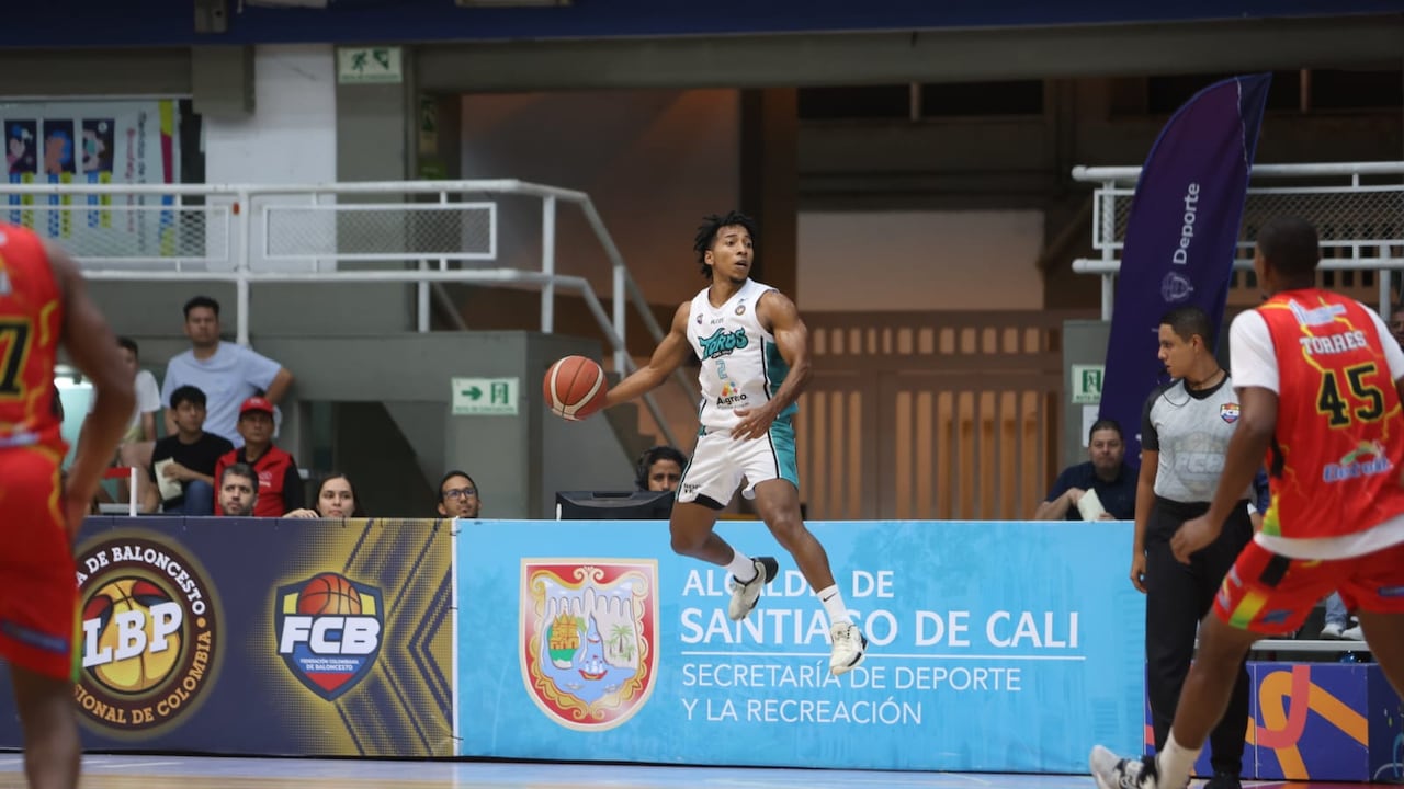 El equipo de Toros del Valle durante un partido de la Liga Profesional de Baloncesto.