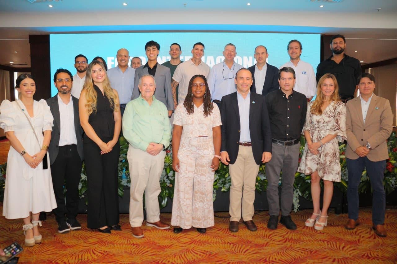 Ellos fueron algunos de los representanes de la Alcaldía de Cali y de la empresa privada que participaron en el viaje a Singapur.