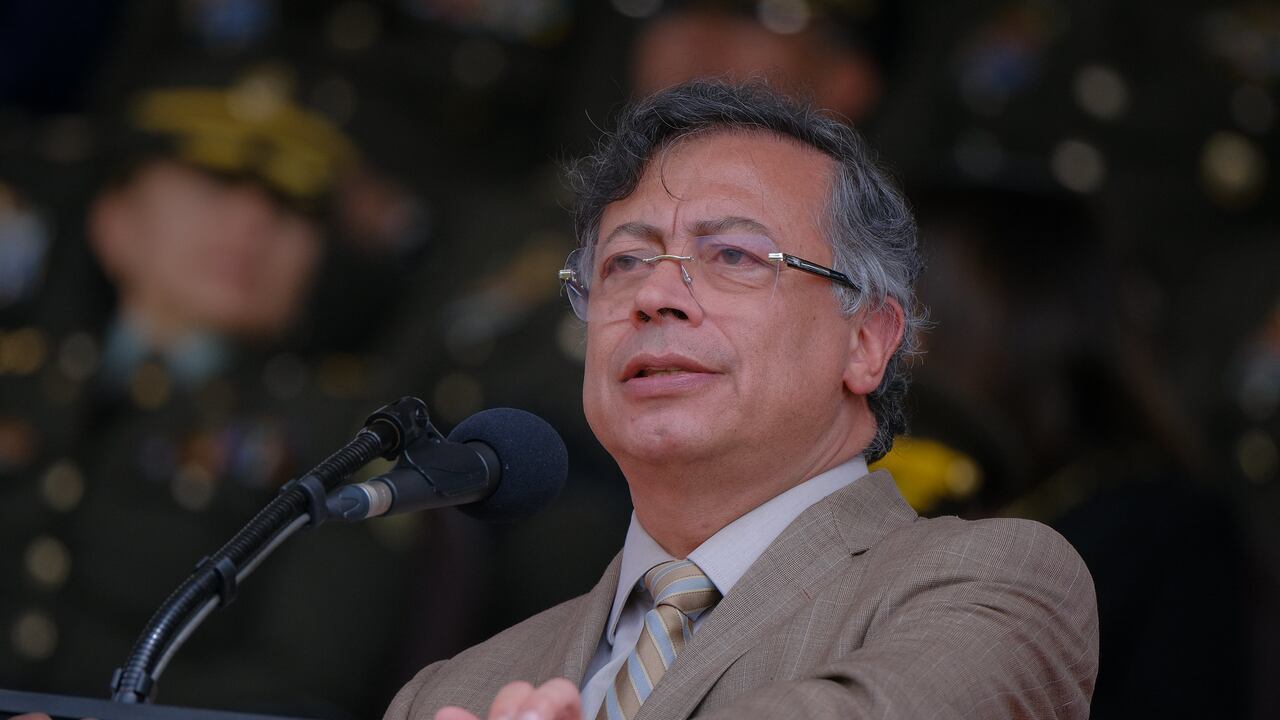 El presidente Gustavo Petro durante la conmemoración de la Policía Nacional.