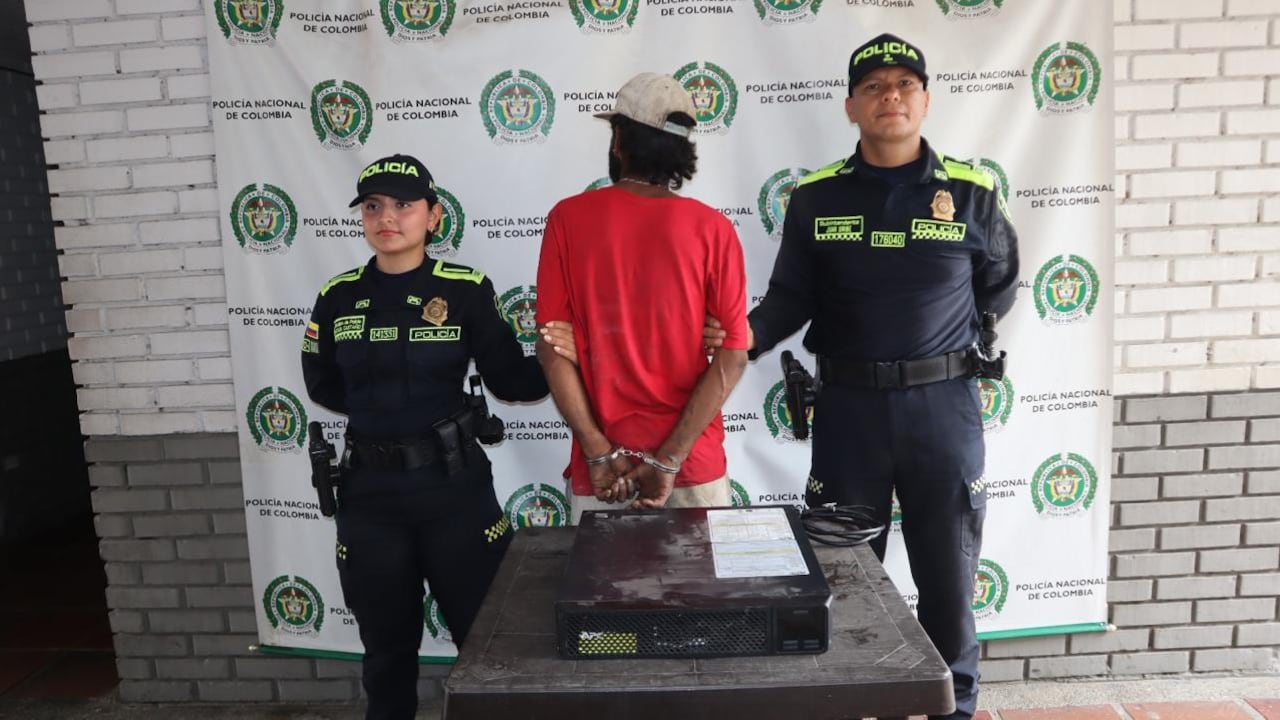 El sospechoso fue capturado por la Policía Metropolitana de Cali y quedó a disposición de la Fiscalía para su judicialización.
