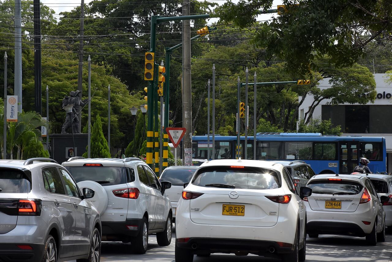 Valle del Cauca: el impuesto vehicular vence el 30 de abril para placas 000-333; calendario escalonado hasta junio