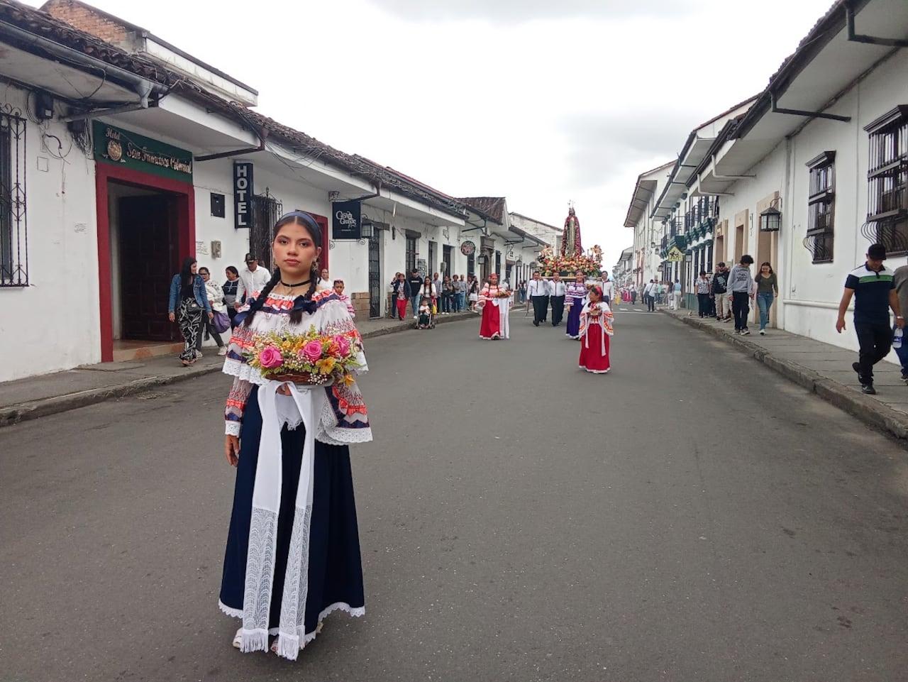 Con las procesiones de bajada y subida de la Virgen se celebra en ciudad las jornadas que hicieron la Santísima Virgen y San José de Nazaret a Belén para cumplir con el deber cívico de empadronarse en su lugar de origen.