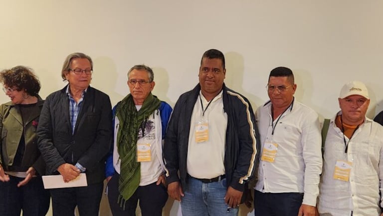 Mesa de diálogos con la Coordinadora Nacional Ejército Bolivariano al mando de Walter Mendoza