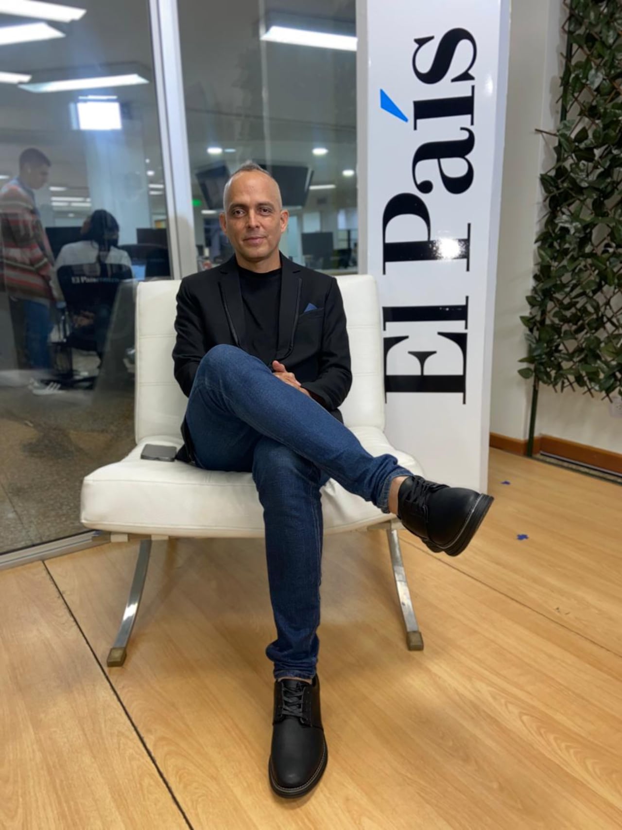 Snoopy’ DJ se confiesa sobre el "salto de fe" que lo llevó a abandonar su zona de confort para reinventarse en el mundo digital.