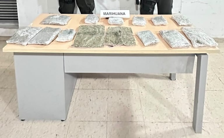 Fueron incautados más de 14 paquetes de marihuana en hechos registrados en el barrio Pubenza de este municipio.