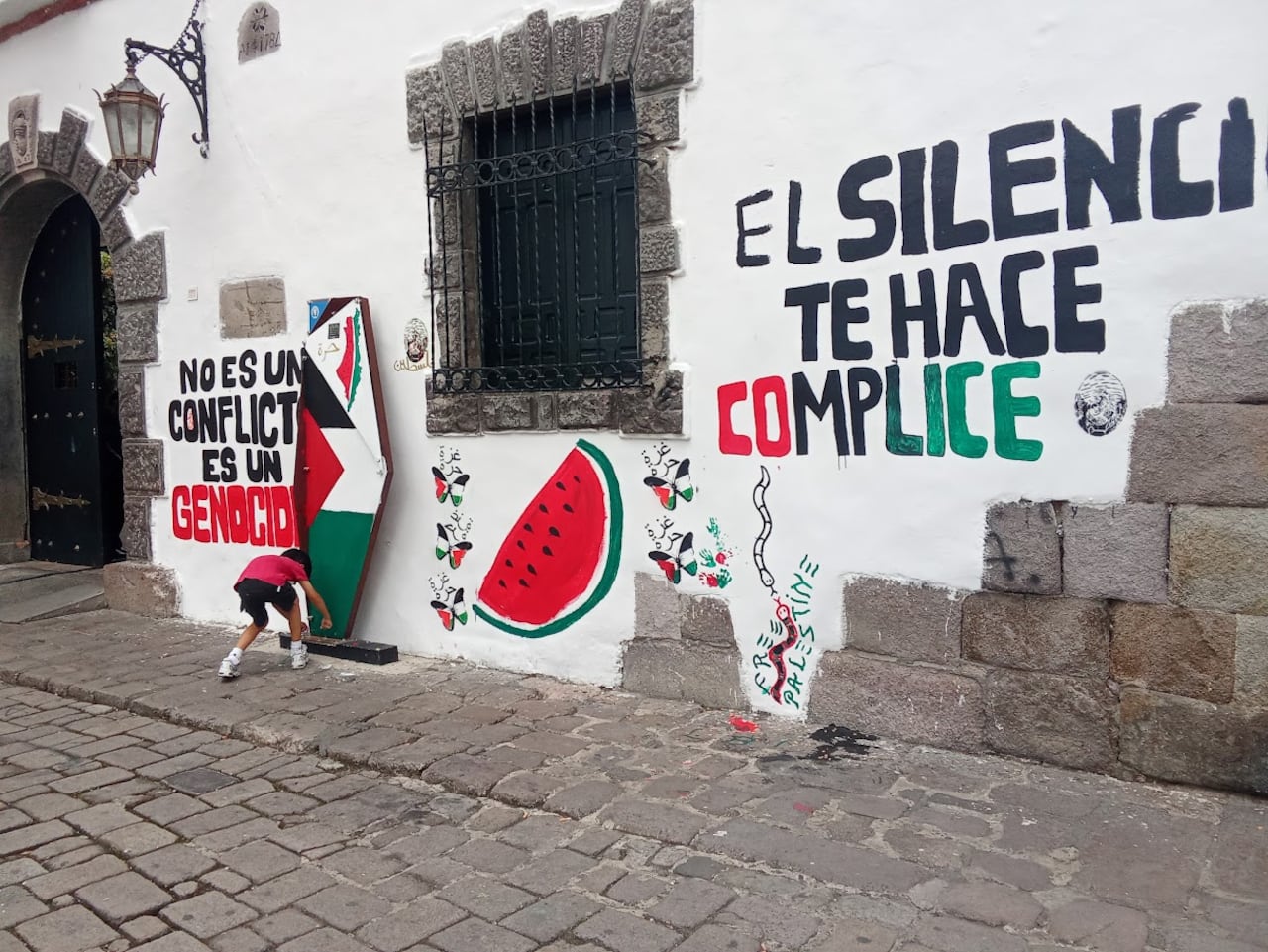 Los estudiantes recurrieron al arte a la hora de realizar estos murales durante las movilizaciones que adelantaron el pasado 7 de octubre en apoyo a la comunidad palestina.