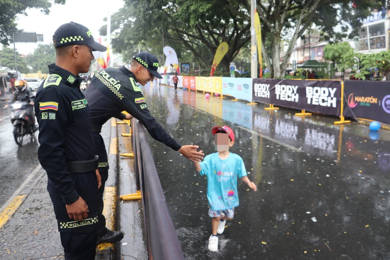 Policía acompañó la Maratón de Cali