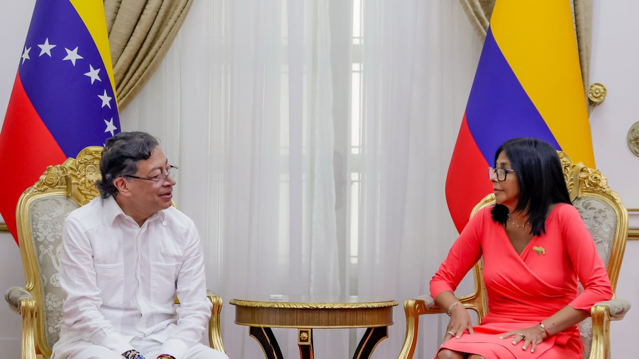 Encuentro en Caracas entre los presidentes de Colombia Gustavo Petro y Venezuela Delcy Rodríguez
