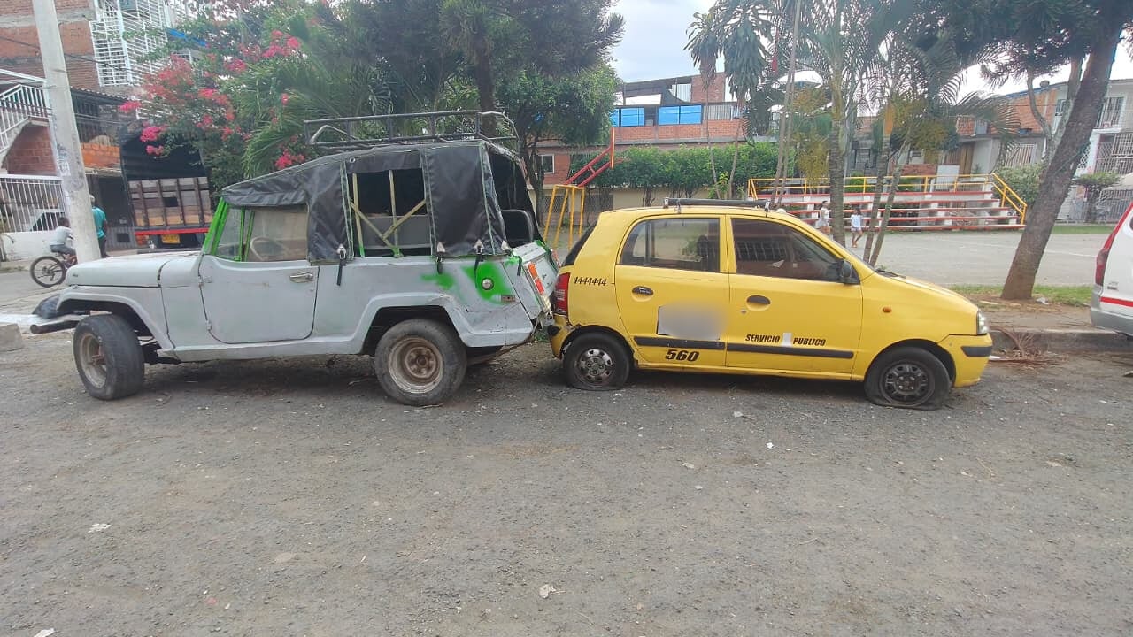 Residentes aseguran que los vehículos llevan más de un año sin ser movidos, lo que ha generado dificultades para estacionar y transitar en la zona.