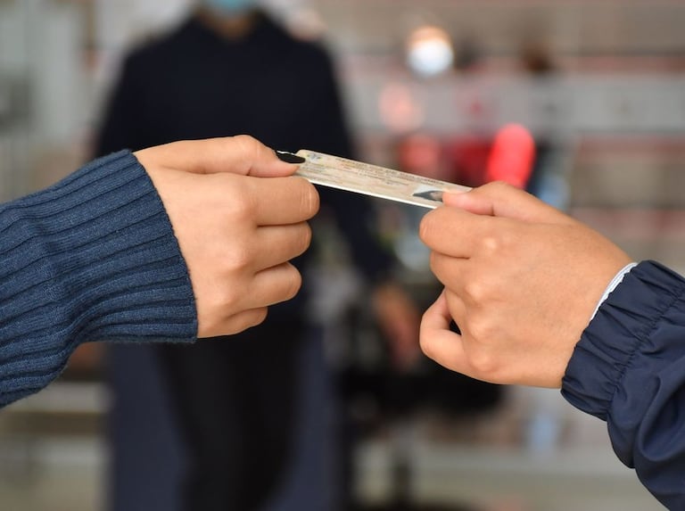 Entrega de licencia de conducción