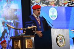 El presidente de Venezuela, Nicolás Maduro, recibió un doctorado honoris causa en Seguridad Nacional por las Fuerzas Armadas (FANB) el primero de octubre de 2025 en Caracas, Venezuela