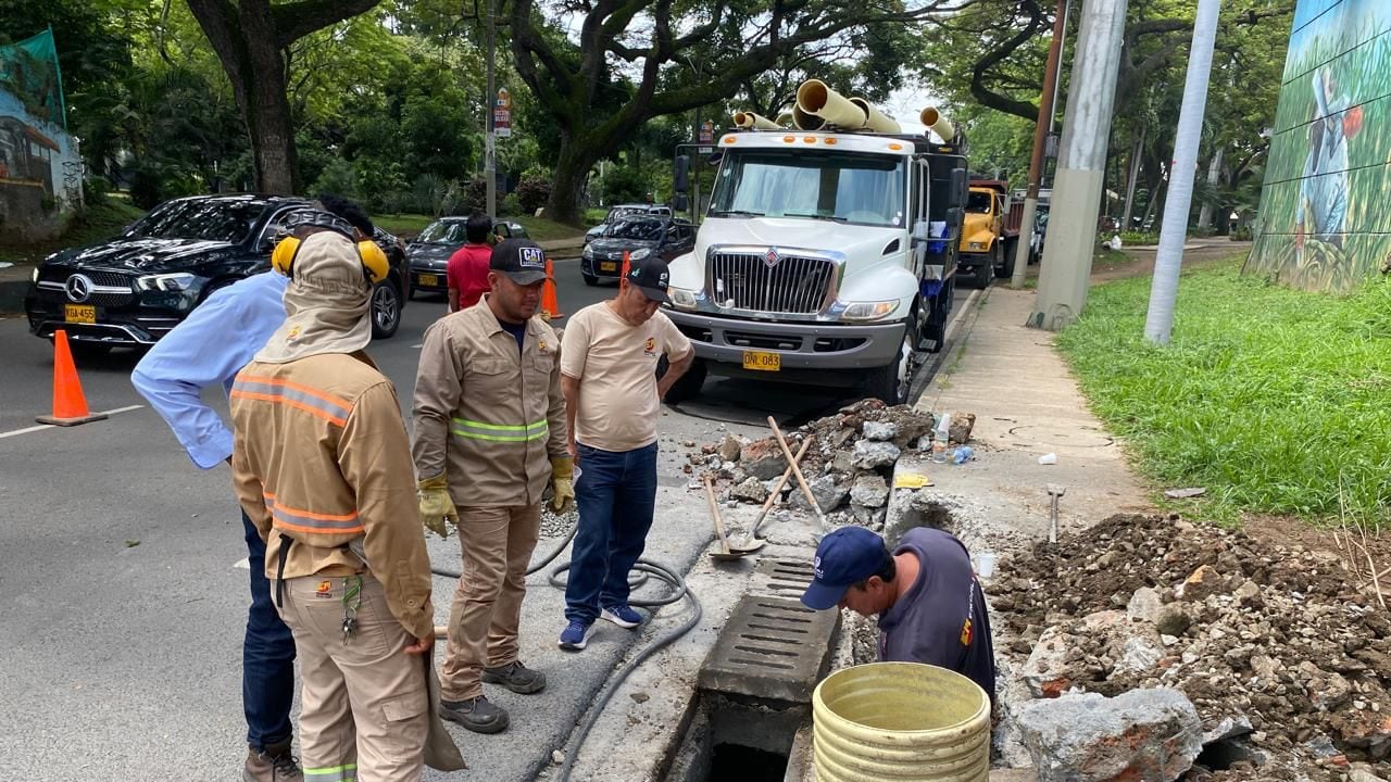 Inundaciones en el puente de Chipichape en Cali: Emcali hace prueba piloto para prevenirlas
