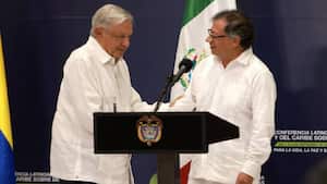 El presidente de México, Andrés Manuel López Obrador, y de Colombia, Gustavo Petro, durante la clausura de la Conferencia Latinoamericana y del Caribe sobre Drogas "Por la vida, la paz y el desarrollo".