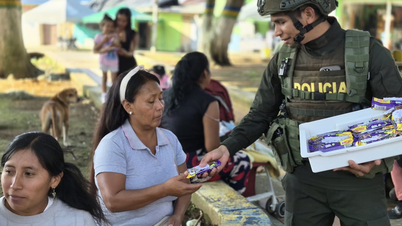 Durante la actividad se realizaron rifas y se entregaron detalles simbólicos como homenaje a la mujer Nasa, campesina y mestiza del territorio.