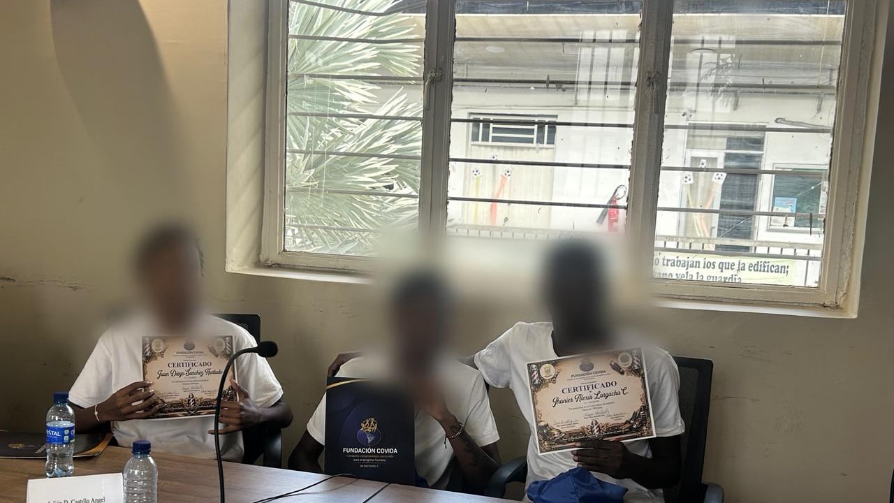 Durante tres meses de formación, los participantes adquirieron conocimientos técnicos en barbería que les permitirán acceder a nuevas oportunidades laborales y generar ingresos de manera legal en sus comunidades.