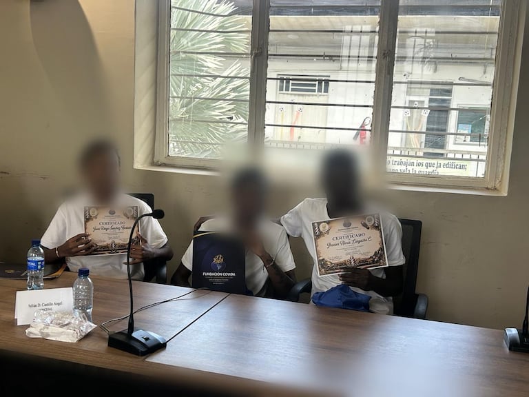 Durante tres meses de formación, los participantes adquirieron conocimientos técnicos en barbería que les permitirán acceder a nuevas oportunidades laborales y generar ingresos de manera legal en sus comunidades.