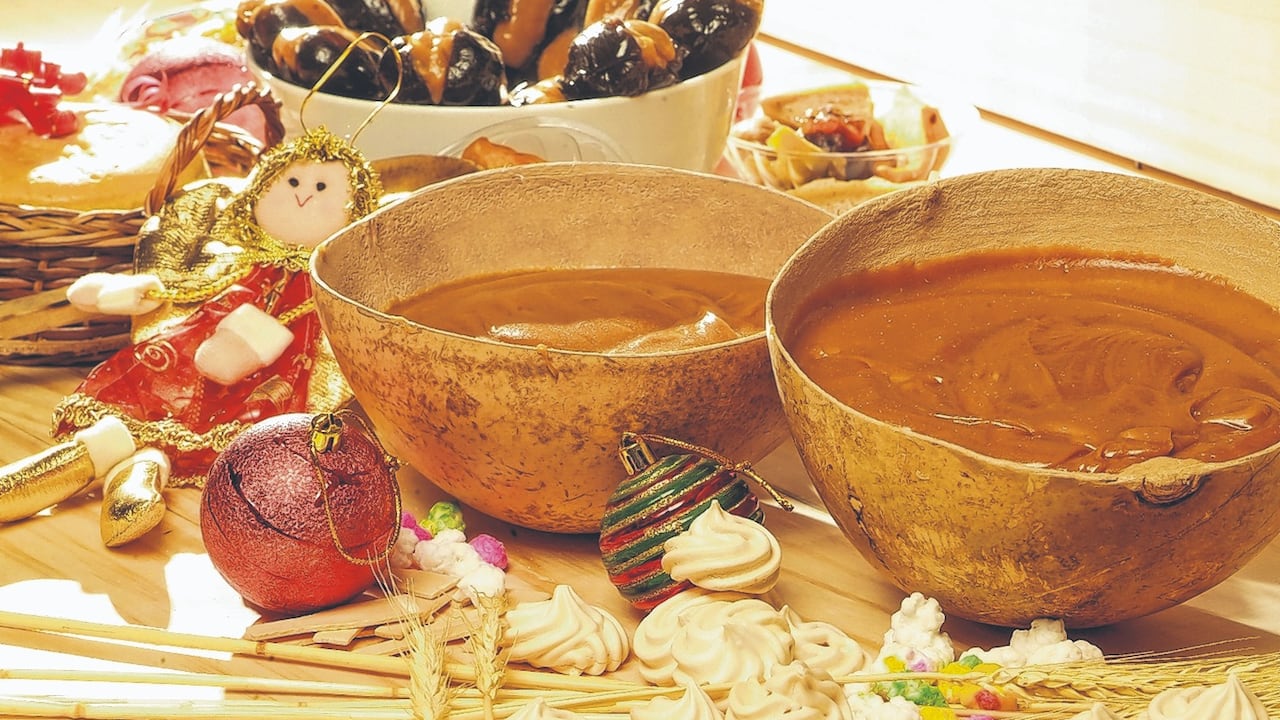 “En el ámbito dulce, algunas preparaciones ancestrales siguen siendo protagonistas: el manjarblanco, el desamargado y las brevas en almíbar, son artesanías culinarias, pues requieren procesos largos y dedicados”.