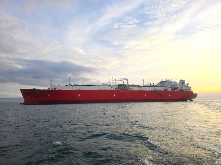 La llegada de la FSU ‘TURA’ a Buenaventura marca un avance en el proyecto de Regasificadora del Pacífico para importar, almacenar y transportar gas natural licuado hacia el interior del país.