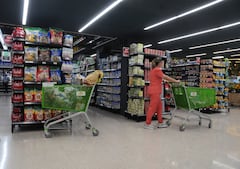 Cali: Precios de alimentos siguen altos en Cali, amas de casa perciben que el costo de la canasta familiar no baja, la inflación baja pero lento. Foto José L Guzmán. El País