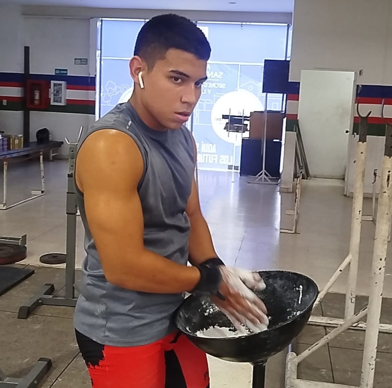 Juan Pablo Lugo, la joven promesa del levantamiento de pesas que busca brillar en el Mundial de Cali 2026
