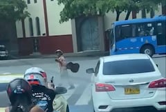 Intento de robo en semáforo de San Bosco terminó con disparos y un pasajero herido en un bus de transporte público