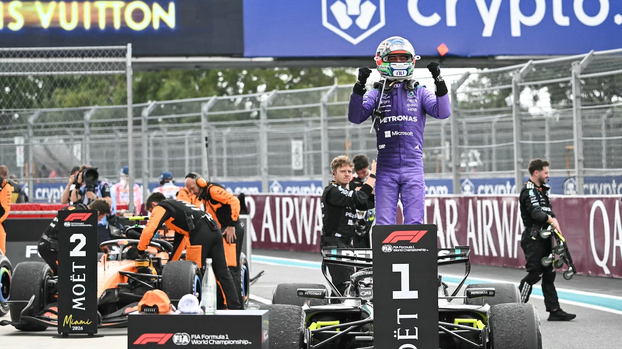 El piloto italiano de Mercedes, Kimi Antonelli, celebra su victoria en el Gran Premio de Fórmula 1 de Miami 2026 en el Autódromo Internacional de Miami en Miami Gardens, Florida, el 3 de mayo de 2026. (Foto de CHANDAN KHANNA / AFP)