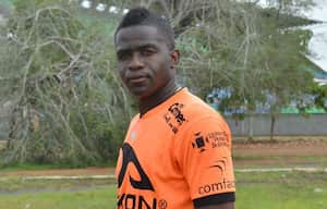 Pindo o La Pista pasó a la historia porque le dio el ascenso al Deportivo Pasto en 2011. De allí se fue a Alianza Petrolera para jugar la B en 2010 y en 2011 llegó como refuerzo a la escuadra nariñense, donde fue pieza clave de la campaña que devolvió a los pastusos a la A ese mismo año. Anotó el último cobro en la definición del ascenso desde el punto penalti contra Patriotas de Boyacá.