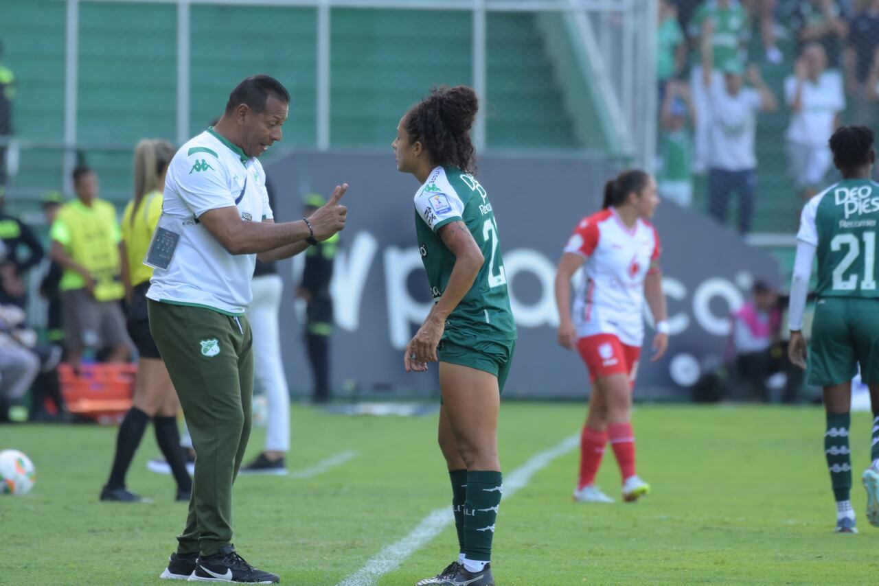 Imagen del partido de ida de la final de la Liga Femenina 2024 entre Deportivo Cali e Independiente Santa Fe.