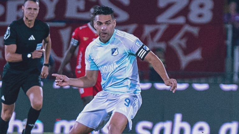 Radamel Falcao García contra América de Cali.