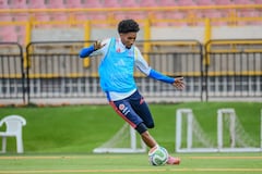 Johan Mojica en entrenamiento de la Selección Colombia en la ciudad de Bogotá.