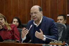 El ministro Germán Ávila aceptó retomar su silla en el emisor, aunque mantuvo sus críticas.