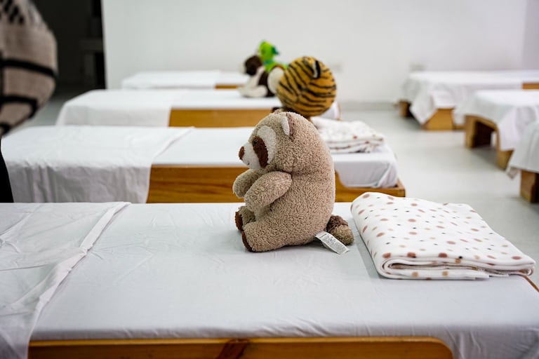 La Alcaldía de Cali puso en marcha Cariño Nocturno, un servicio gratuito de atención integral para la primera infancia en horario nocturno, dirigido a niñas y niños entre los 6 meses y los 4 años de edad.