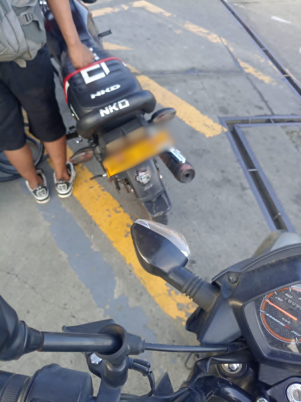 Ciudadanos denuncian que la mayoría de motos están sin placas o en su defecto, con el metal levantado para evitar la legibilidad de la misma.