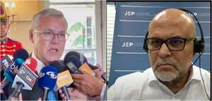 Ministro de Justicia Néstor Osuna y el exjefe paramilitar Salvatore Mancuso