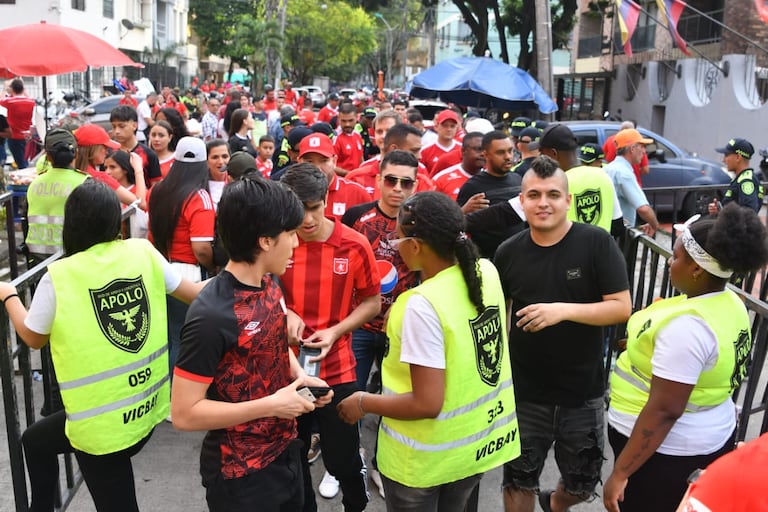 La Policía es la encargada de conservar la seguridad y el orden público en los estadios. Foto: Secretaría de Seguridad de Cali.