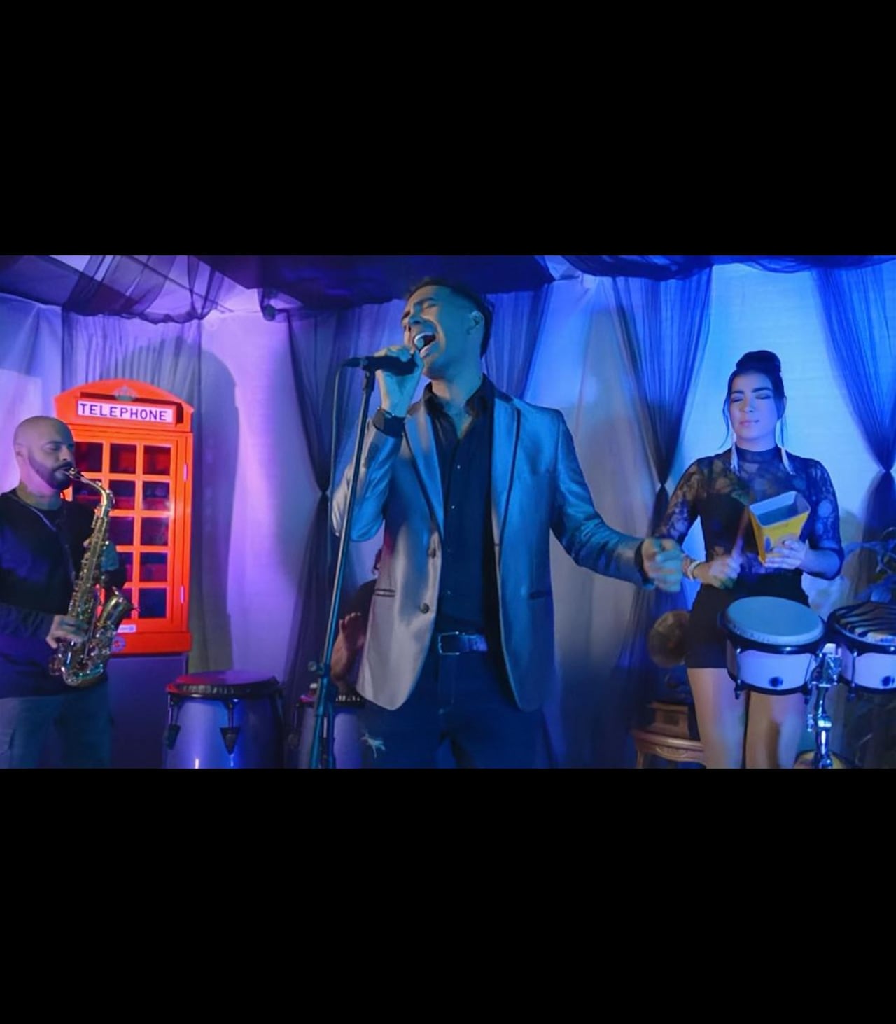 Elvis Montenegro, cantante caleño.