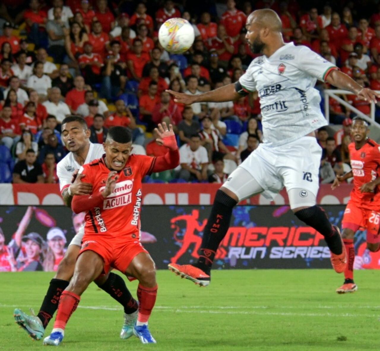 En el estadio Pascual Guerrero 4 fecha de la liga el América le gana a Patriotas 1-0.