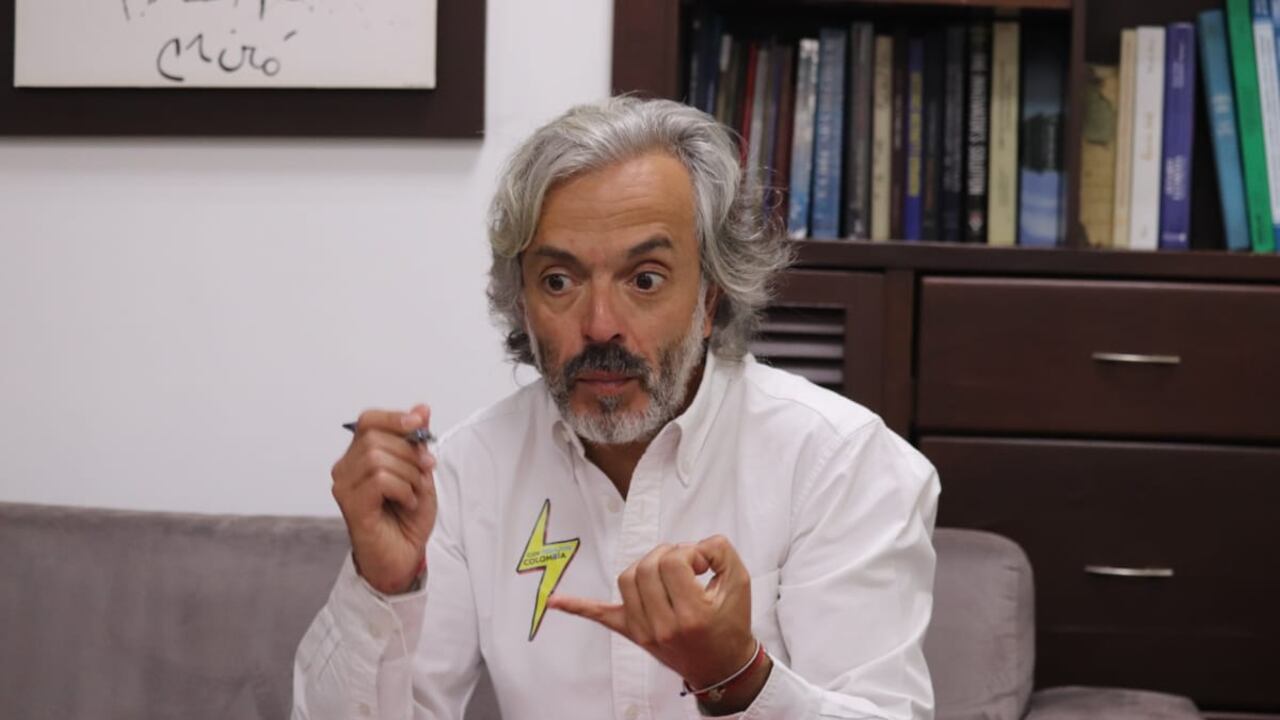 Luego de su renuncia al Concejo de Bogotá el pasado mes de junio, Juan Daniel Oviedo inició su travesía nacional en busca de firmas que avalen su candidatura.